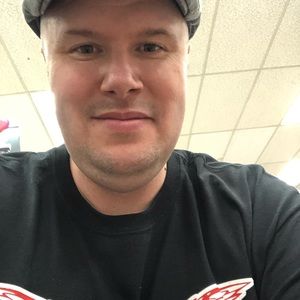 Meet your Posher, Derrick